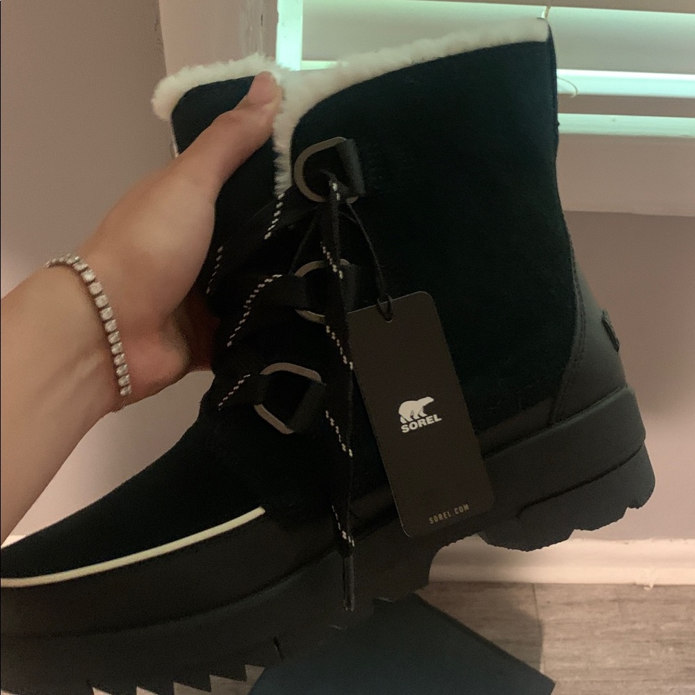 Sorel Black Lace Up Boots with White Trim - Picture 2 of 3